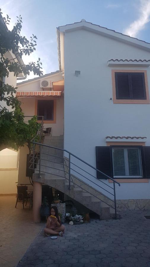 Gita Apartment Omišalj Exterior foto