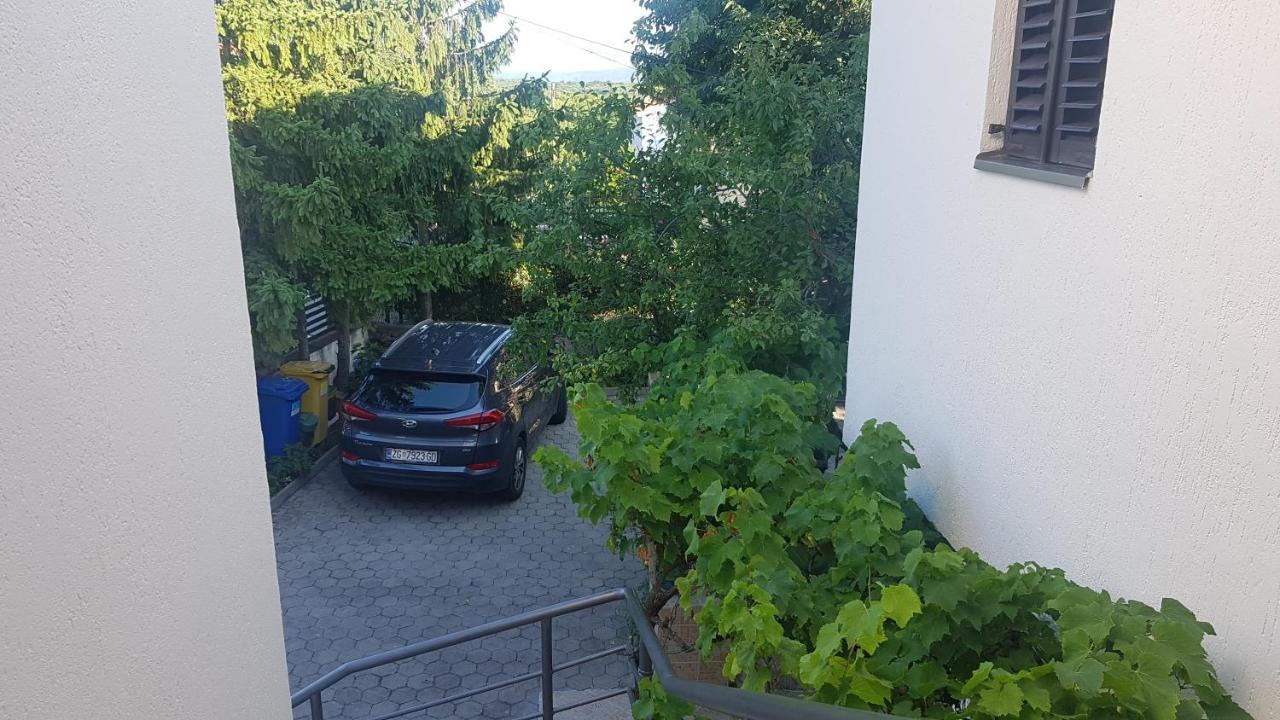 Gita Apartment Omišalj Exterior foto